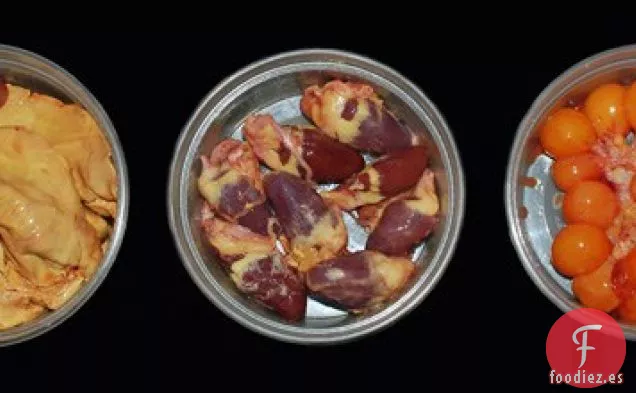 Chuletas de Gallina de Guinea y Huevos Sin Desbastar con Verduras Otoñales