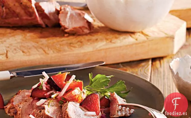 Solomillo de Cerdo en Salmuera con Salsa de Ciruela y Jícama