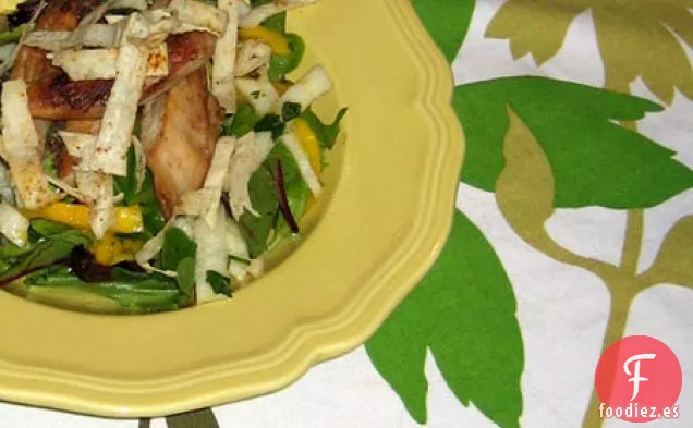 Ensalada de Pollo a la Parrilla, Mango y Jícama con Vinagreta de Tequila y Lima