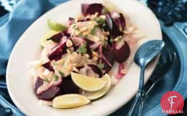 Ensalada de Remolacha Asada y Jícama con Aderezo de Cacahuete Jalapeño