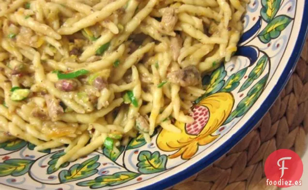 Pasta Con Sardinas, Pistacho Y Naranja