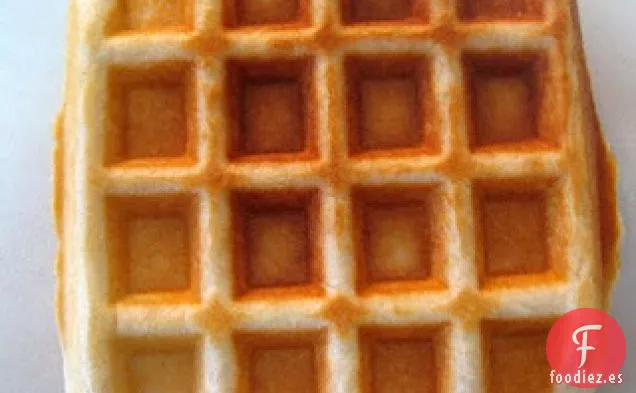 Sándwiches de Gofres con Ensalada de Pollo al Curry