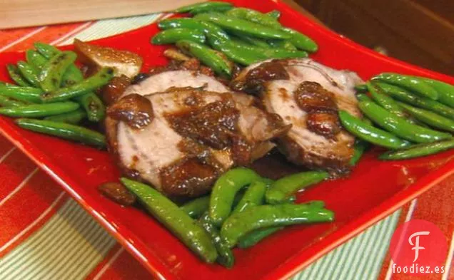 Asado de Cerdo con Salsa Mixta de Bayas con Comino y Chirivías Asadas