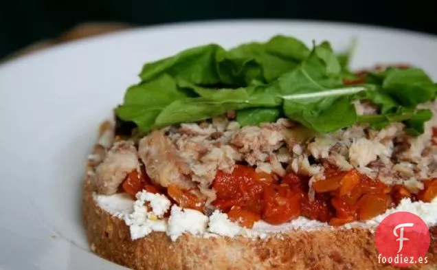 Almuerzo Dominical: Sándwiches De Sardinas Con Mermelada De Tomate Y Queso Fresco