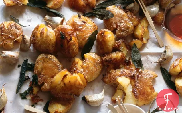 Patatas Crujientes De Ajo Y Salvia