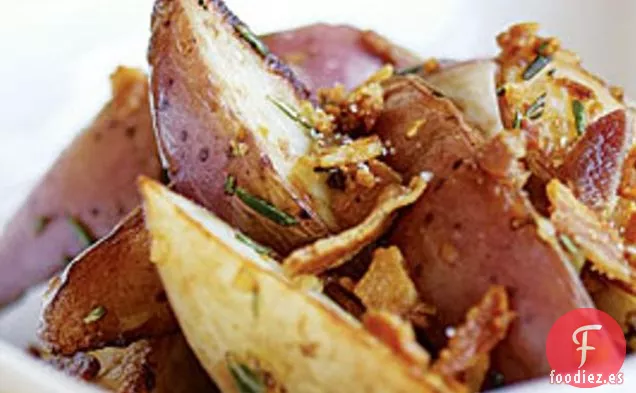 Patatas Rojas Fritas Con Panceta y Romero