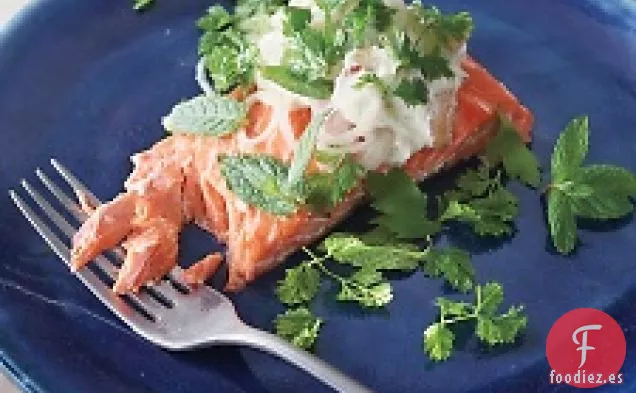 Salmón Salvaje Al Horno Con Salsa De Almendra y lima