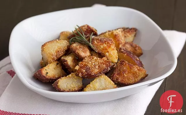 Patatas Asadas Crujientes con Queso Parmesano y romero