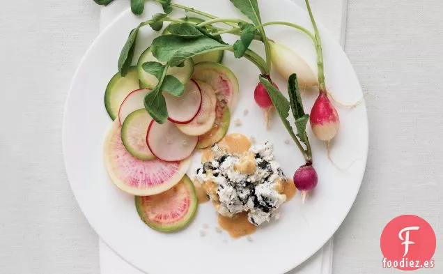 Rábanos de Verano con Chèvre, Nori y Sal Ahumada
