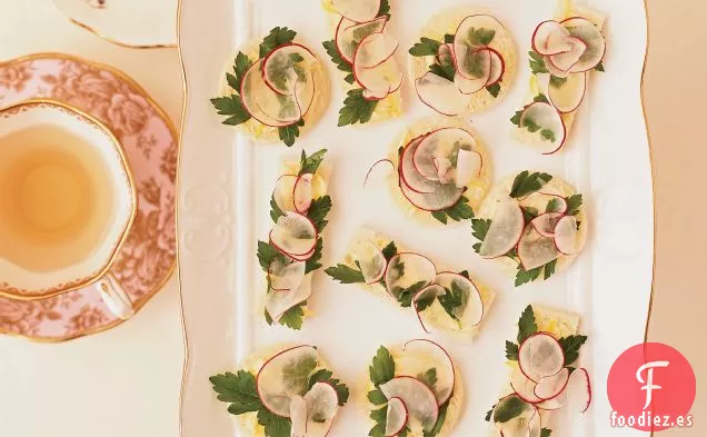 Sándwiches de Té de Rábano, Perejil y Mantequilla de Limón