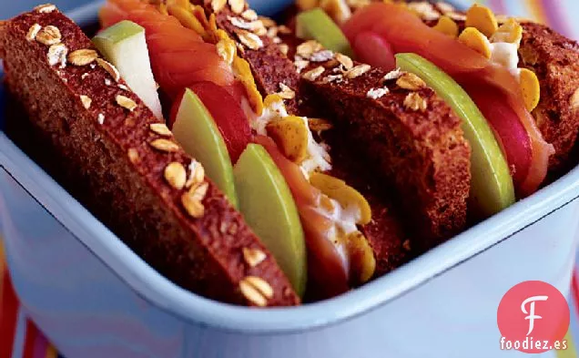 Sándwiches de Salmón Ahumado con Almendras al Curry