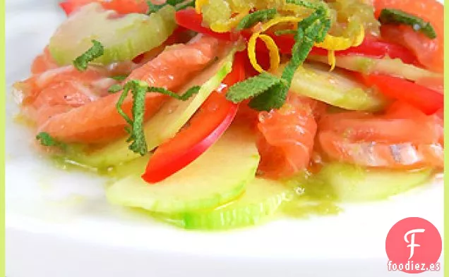 Salmón crudo con Pepinos y Granizado de Té Verde-Saumon cru et granité de concombre au thé vert