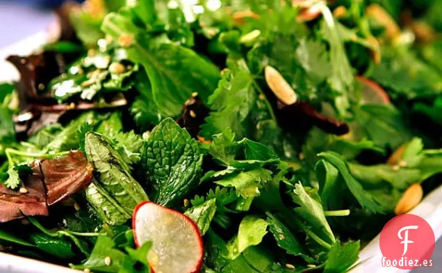 Ensalada De Hierbas Frescas Con Semillas
