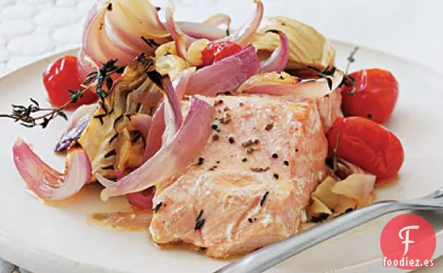 Salmón Asado de Hinojo y Cebolla Roja