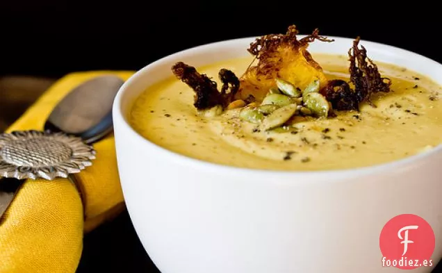 Sopa De Patata Sueca Con Calabaza Espagueti Frita Y Pepitas Tostadas
