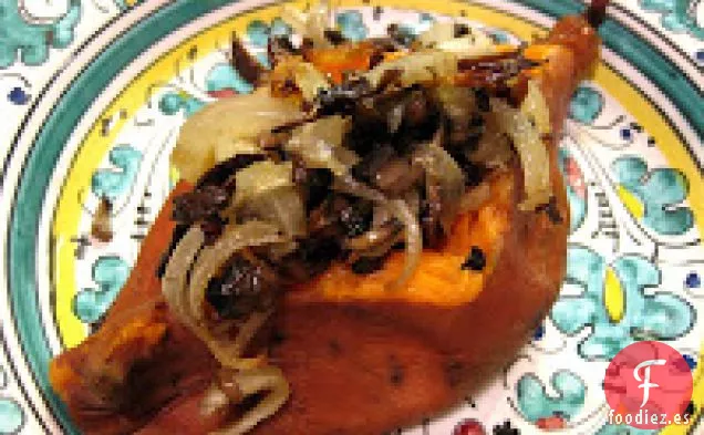 Batatas Al Horno Con Chalotes Salteados, Ajo Y Champiñones
