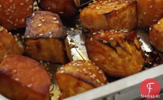 Batata Asada con Glaseado de Sésamo