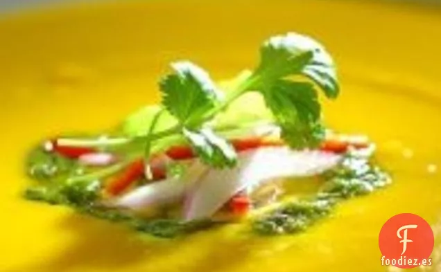 Sopa De Calabaza Y Batata Con Llovizna De Queso Azul