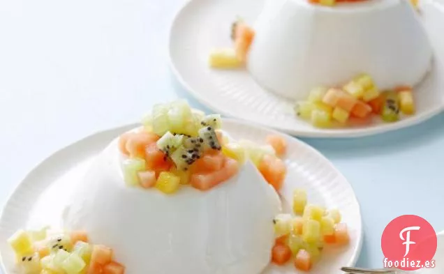 Panna Cotta de Coco con Frutas Tropicales