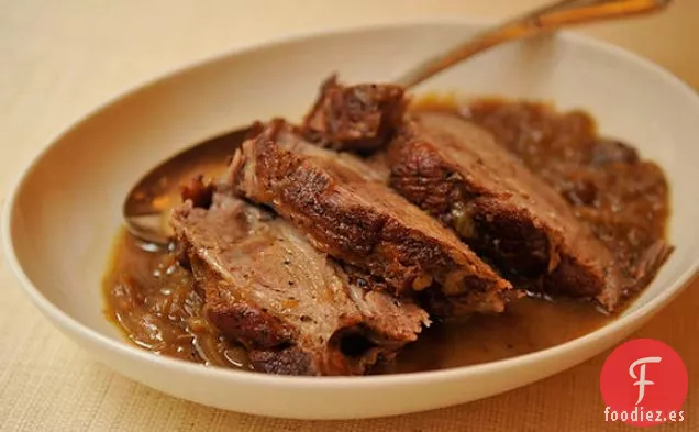 Paleta De Cerdo Estofada A Sidra Con Cebolla Caramelizada Y Manzana Co