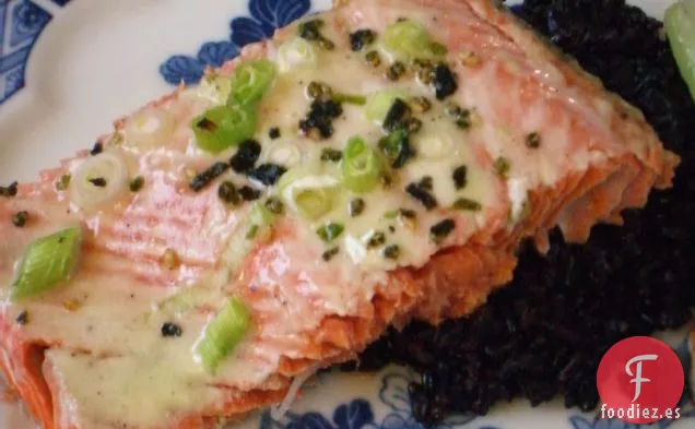 Salmón Con crema de Wasabi Fresca