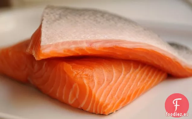 Salmón Braseado Con Canela Y Chile En Polvo