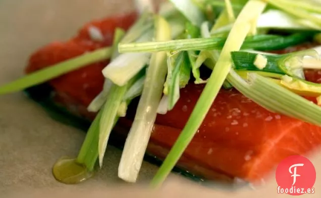 Salmón Cebolleta En Bolsas De Pergamino