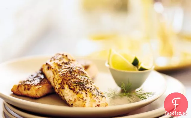 Salmón a la Parrilla con Glaseado de Mostaza Eneldo
