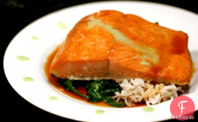Salmón Con Glaseado De miel De soja Y Wasabi