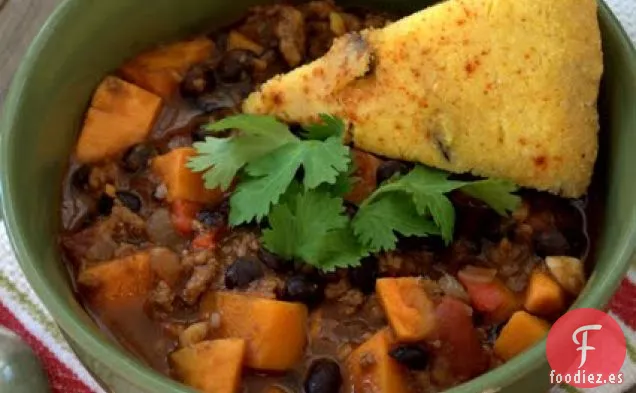 Chile De Pavo Con Ñame y Frijoles Negros