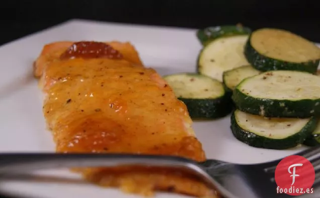 Salmón Glaseado de Albaricoque y Dijon