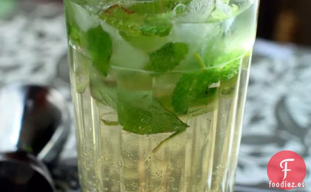 Mojito de Albahaca y Menta Tailandesa