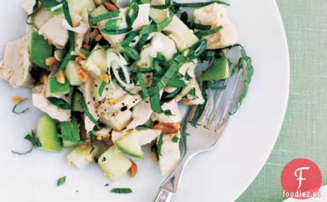 Ensalada de Pollo con Manzana y Albahaca