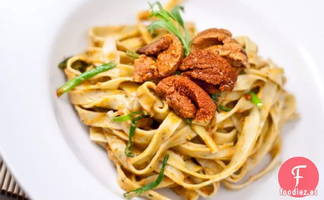 Tagliatelle De Estragón Con Mantequilla De Erizo De Mar