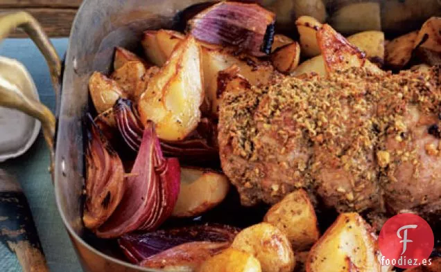 Lomo de Cerdo con Costra de Hinojo con Patatas Asadas y Peras