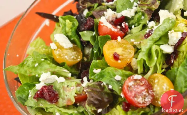 Ensalada De Verduras Frescas Con Vinagreta De Naranja y albahaca