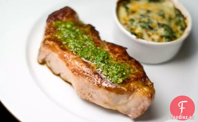 Bistec Con Salsa Chimichurri De Menta
