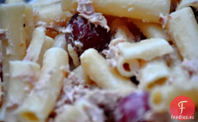 Ensalada de Pasta de Uva Y Salmón