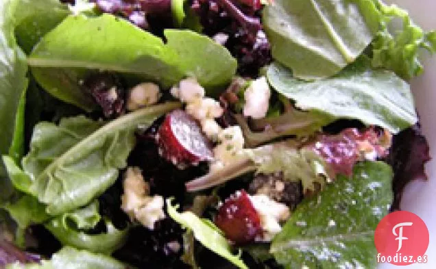 Cena De Esta Noche: Ensalada De Uva Y Queso Feta Con Romero