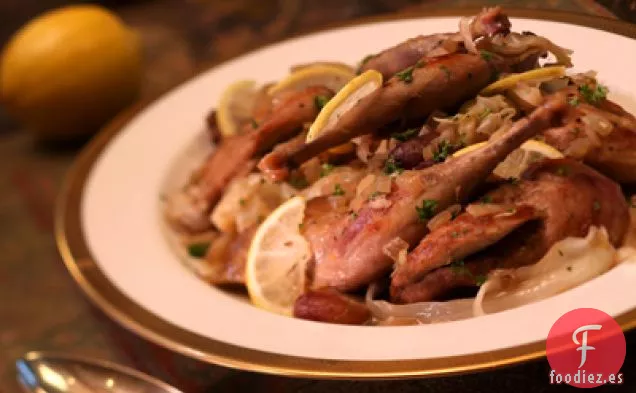 Patas De Faisán Estofadas Con Repollo Y Uvas