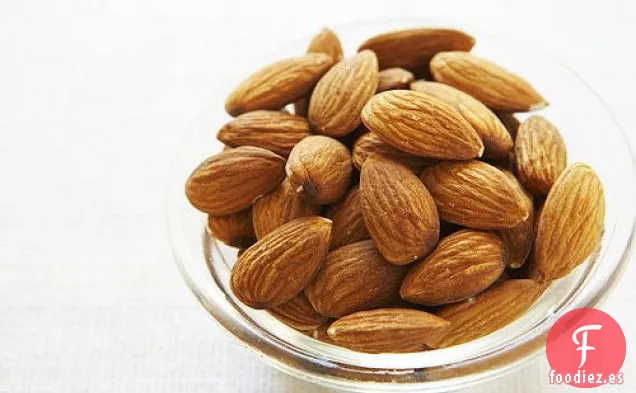 Hinojo con Almendras, Uvas, Aceitunas, Higos Secos y Queso