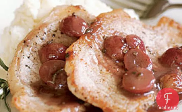 Chuletas De Cerdo Salteadas Con Salsa De Uva, Romero y Vino Tinto