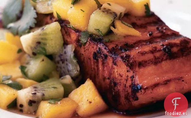 Salmón Marinado con Salsa de Mango y Kiwi