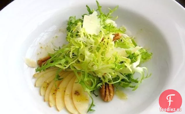 Ensalada De Frisée, Manzanas Y Parmesano