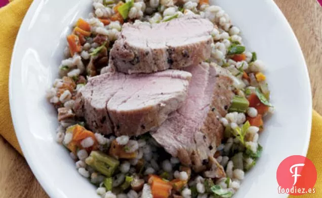 Lomo de Cerdo Asado con Pilaf de Albaricoque y Cebada