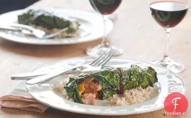 Salmón envuelto en acelgas