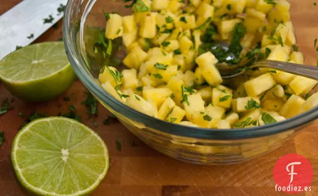 Salmón Glaseado de Arce del Suroeste con Salsa de Piña