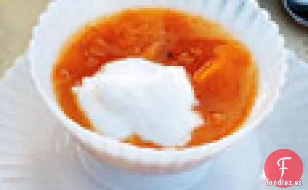 Mousse de Yogur con Salsa de Albaricoque