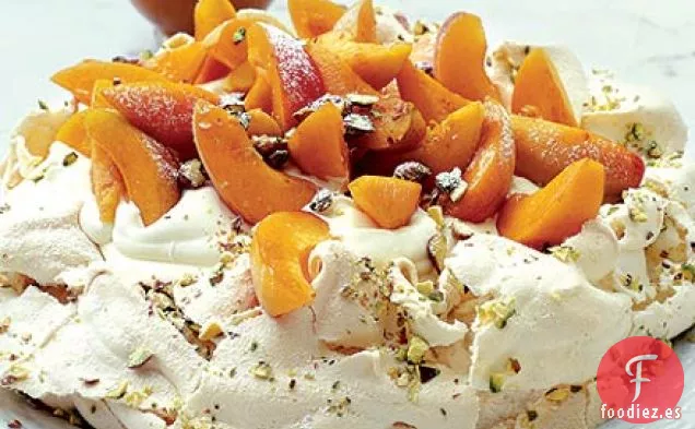 Pavlova de Albaricoque y Pistacho