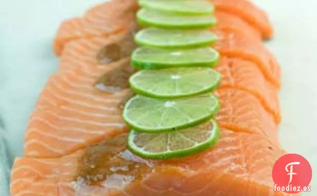 Salmón Friccionado con Chile Rojo